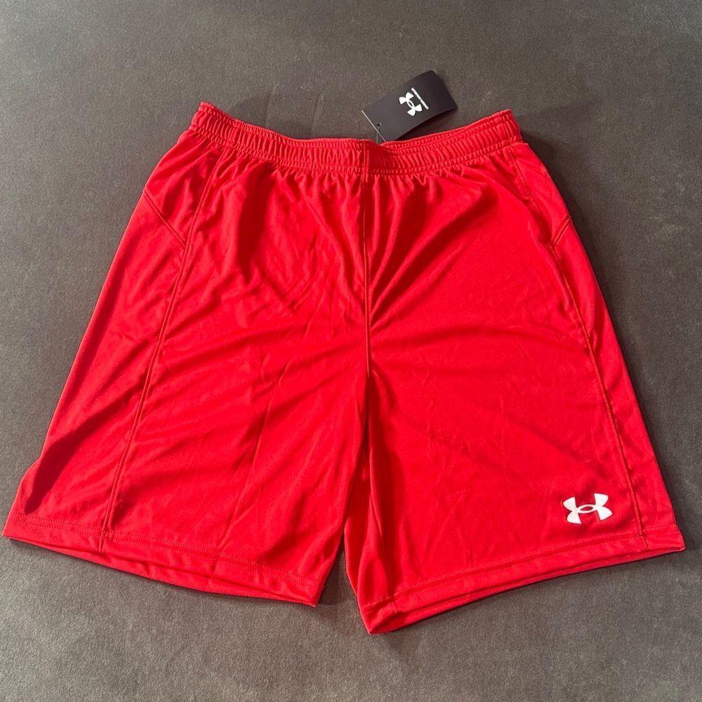 Men’s Under Armour Heatgear Loose Fit Red Drawstring Sport Shorts Size M NEW